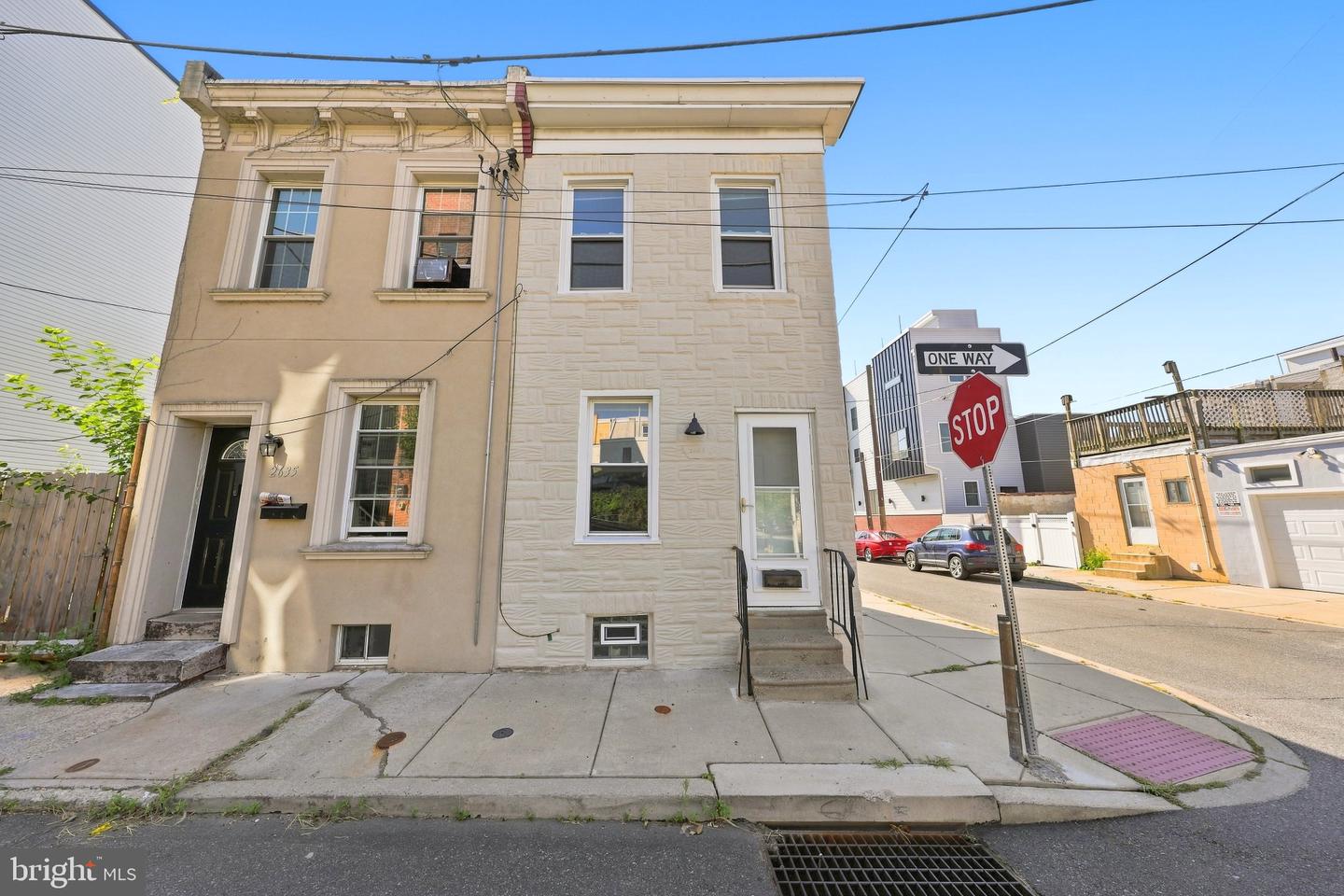2633 JANNEY ST Property Photo 1