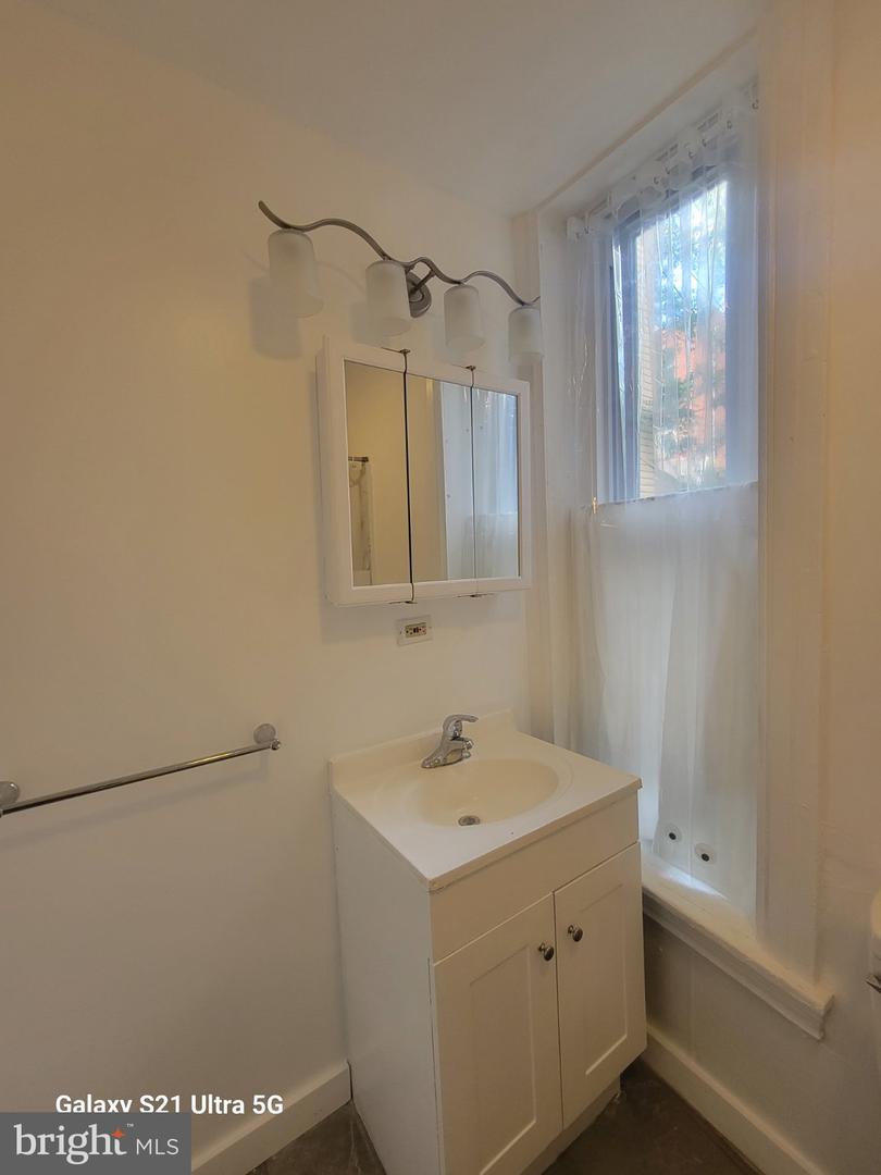 214 Buckingham Pl #1 Property Photo 13