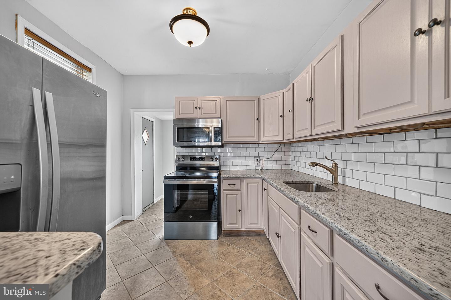 5237 Sylvester St Property Photo 1