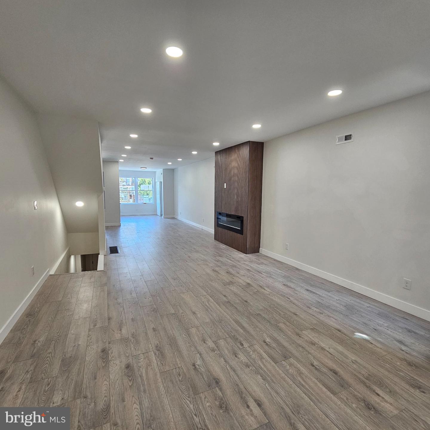 5755 N 17th St Property Photo 13