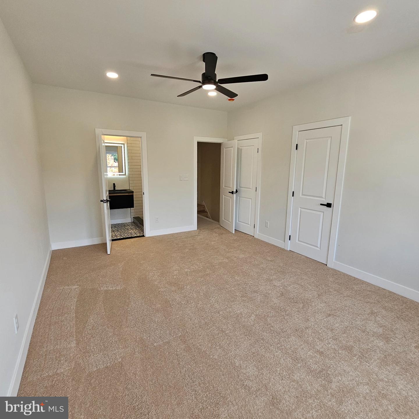 5755 N 17th St Property Photo 17