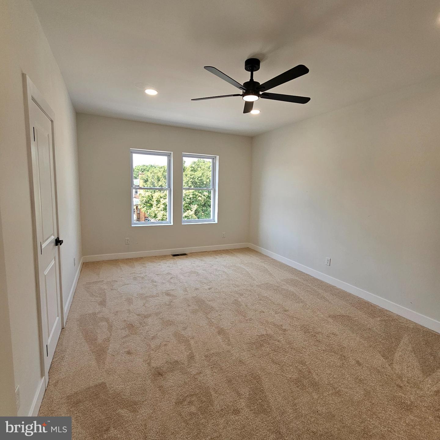 5755 N 17th St Property Photo 18