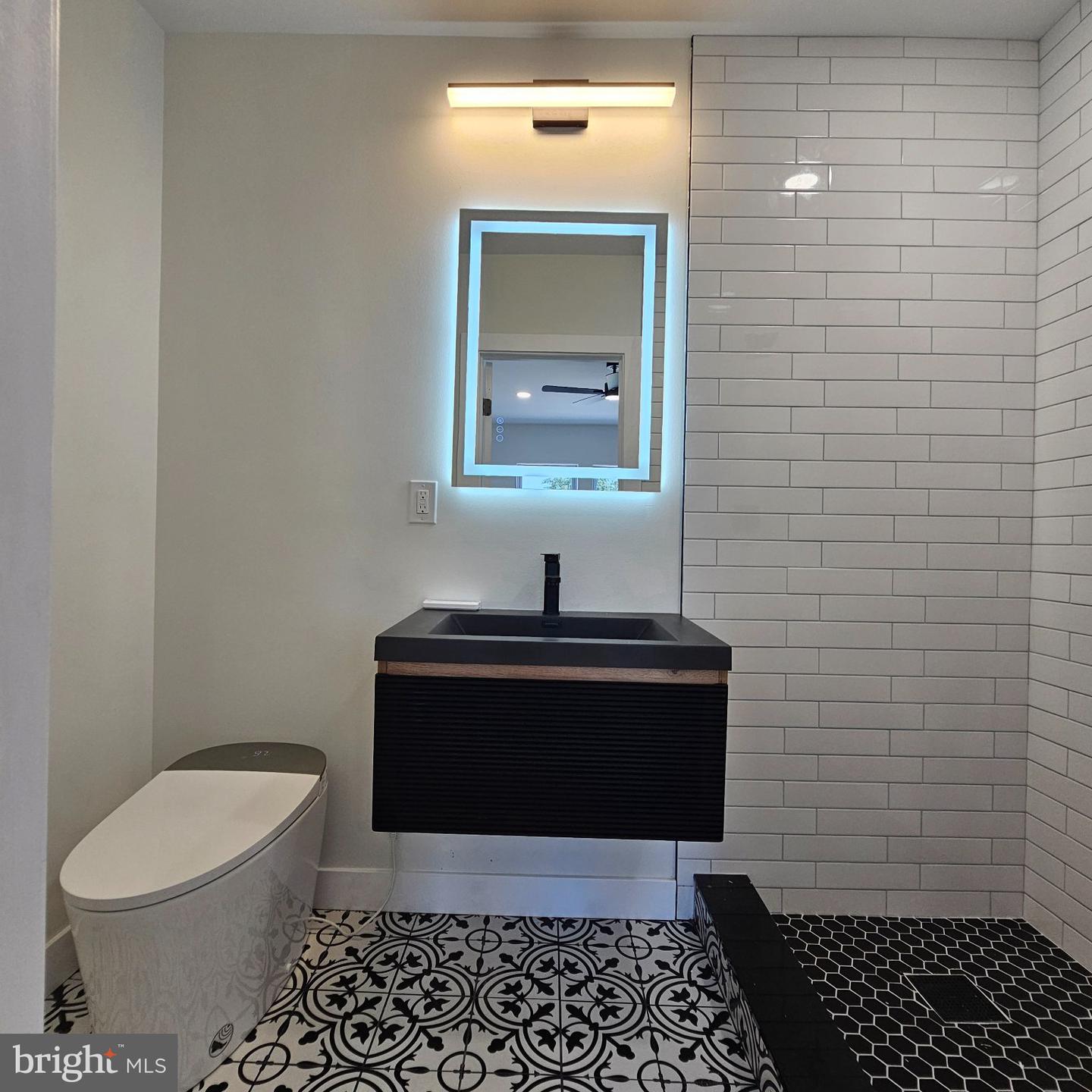 5755 N 17th St Property Photo 19