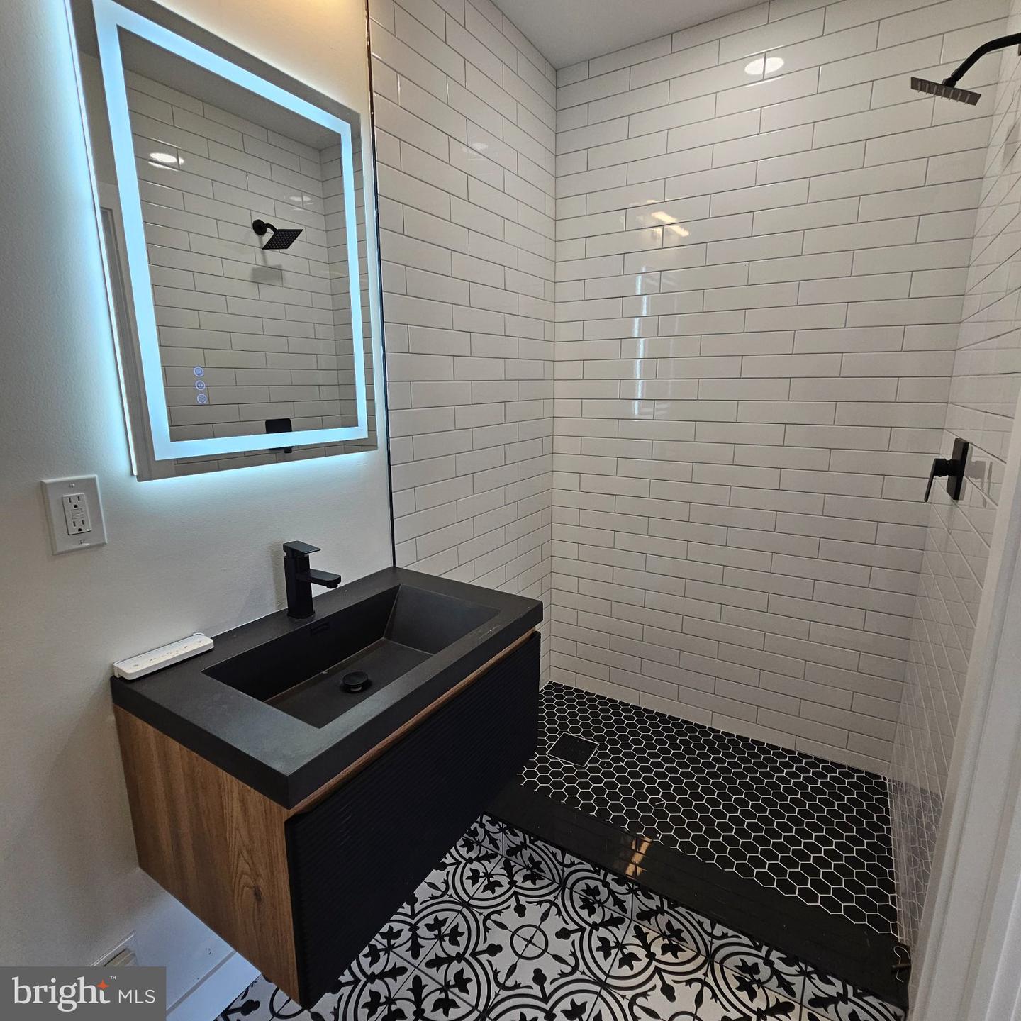 5755 N 17th St Property Photo 20