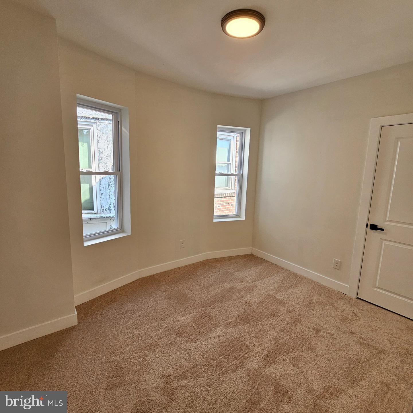 5755 N 17th St Property Photo 22