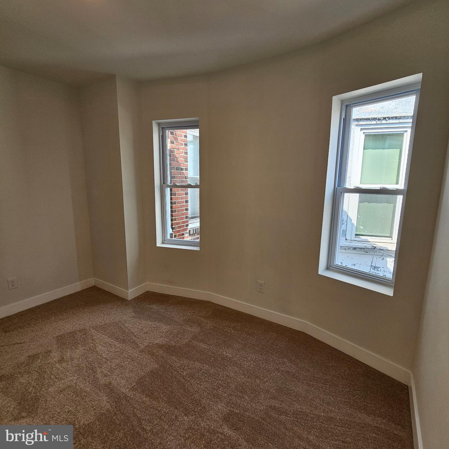 5755 N 17th St Property Photo 23