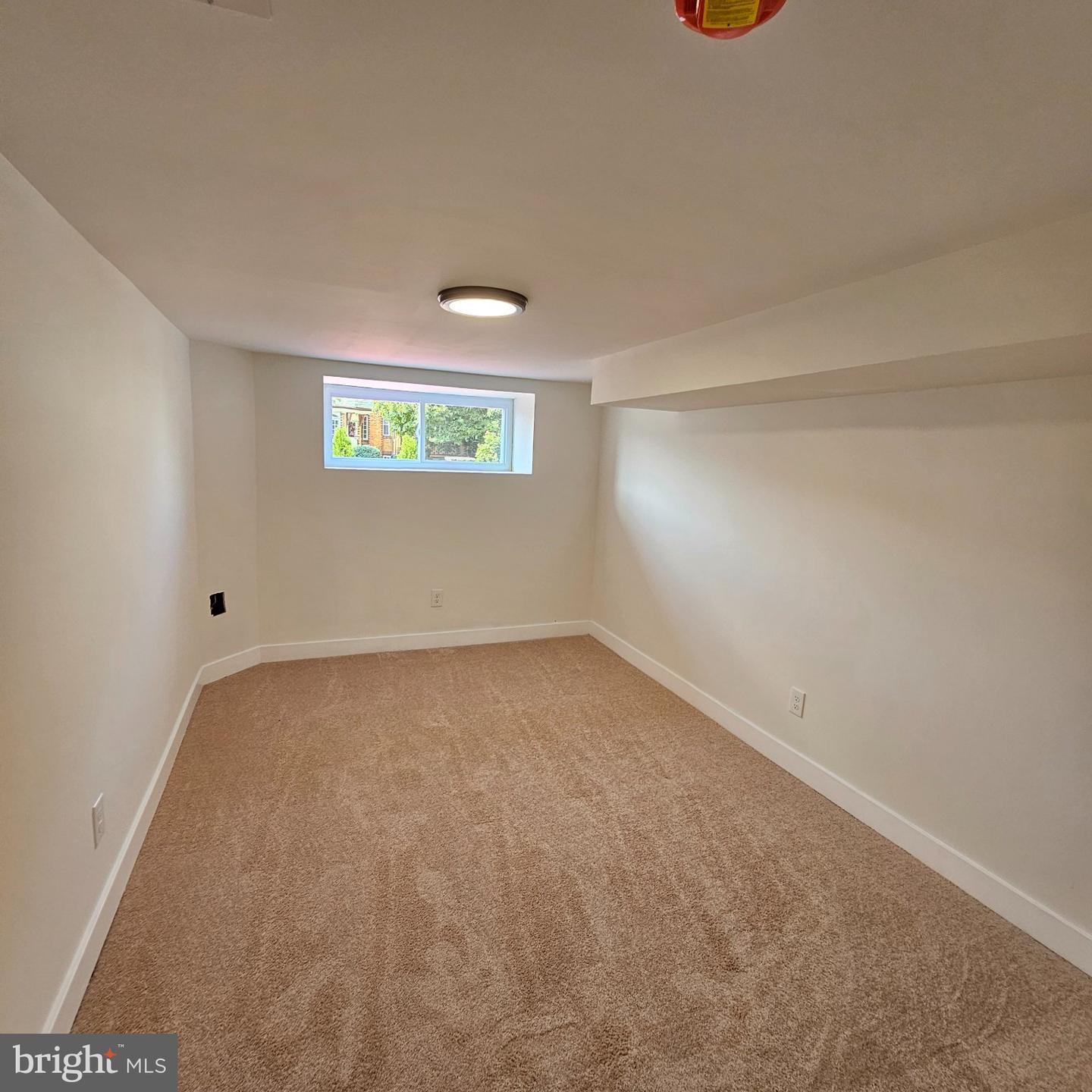 5755 N 17th St Property Photo 32