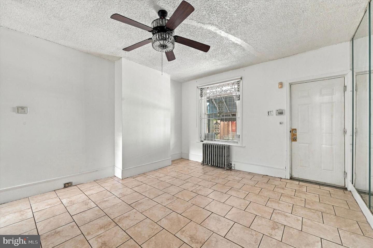 556 N Paxon St Property Photo 6