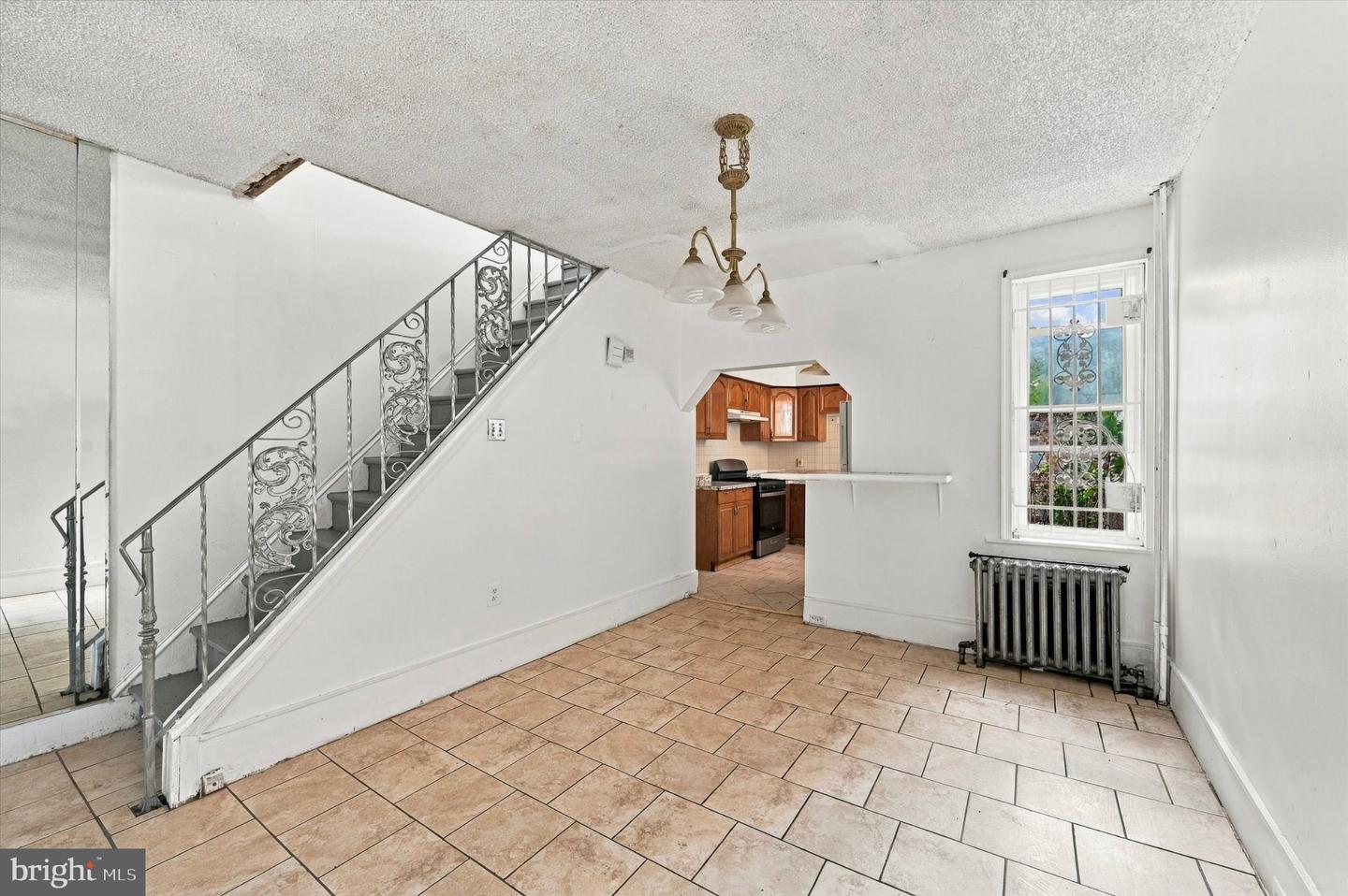 556 N Paxon St Property Photo 9