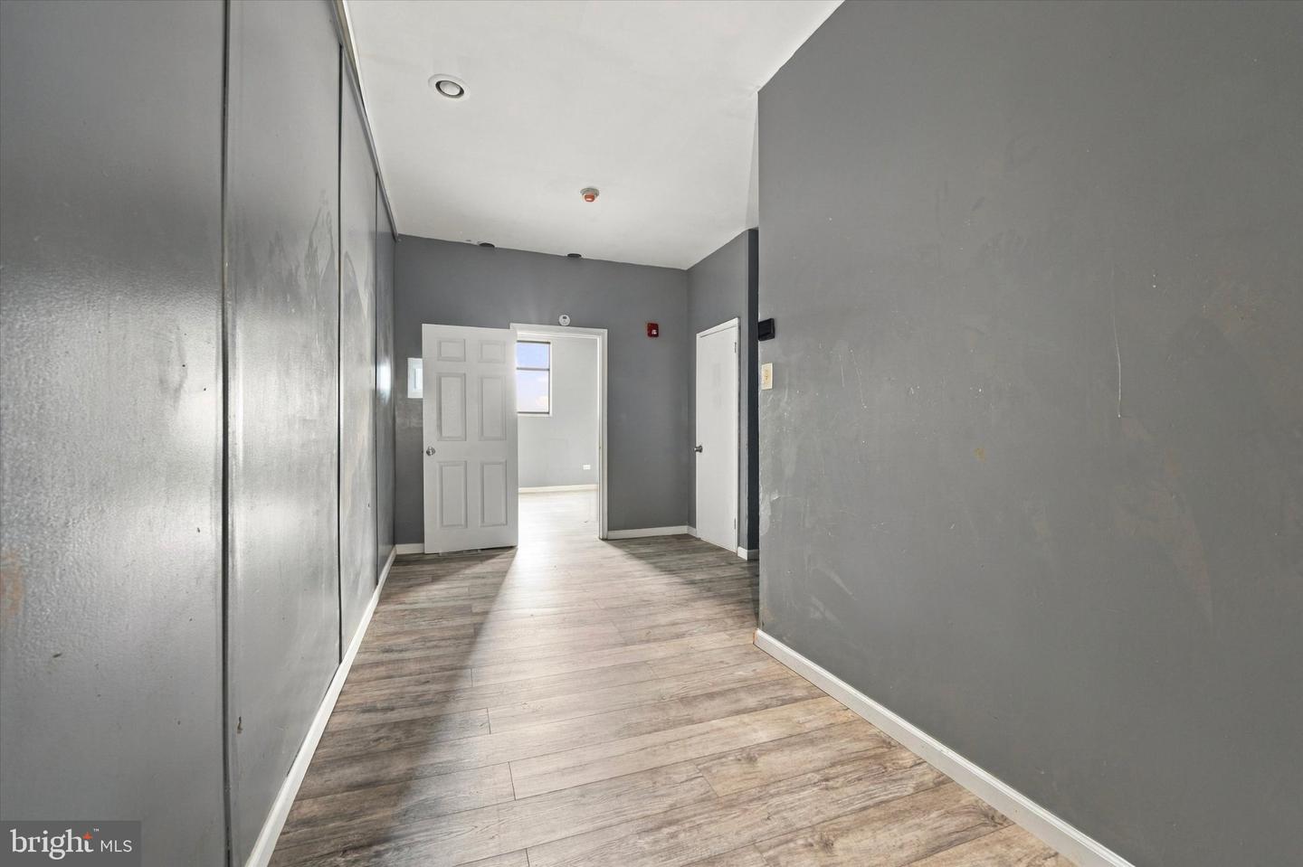 1514 Wolf St Property Photo 13