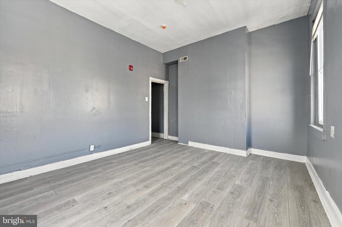1514 Wolf St Property Photo 33