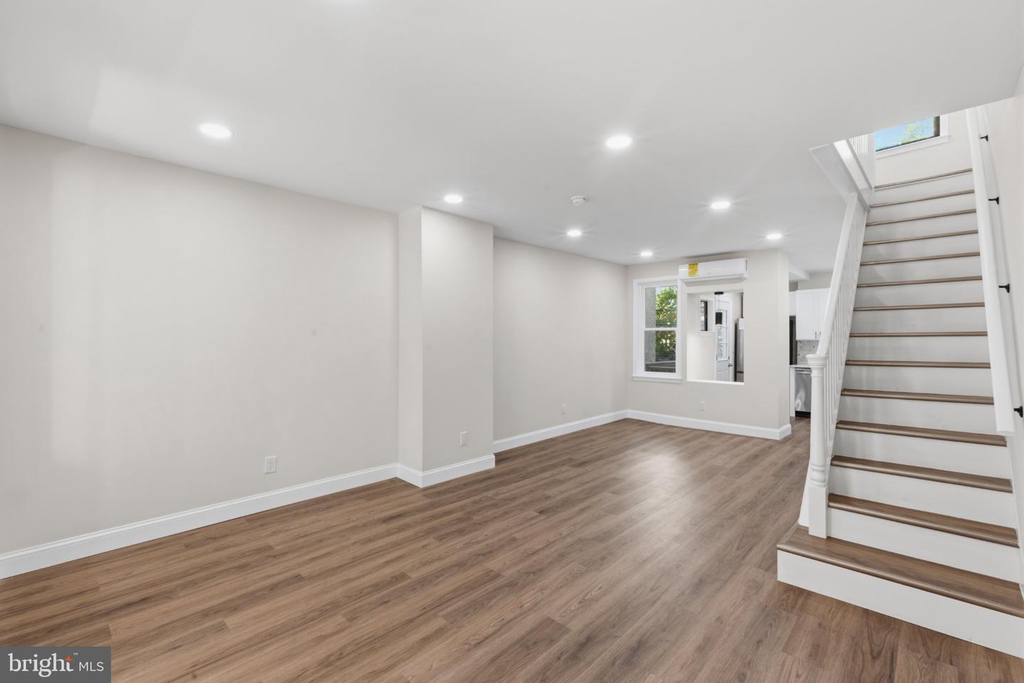 1630 S Newkirk St Property Photo 9