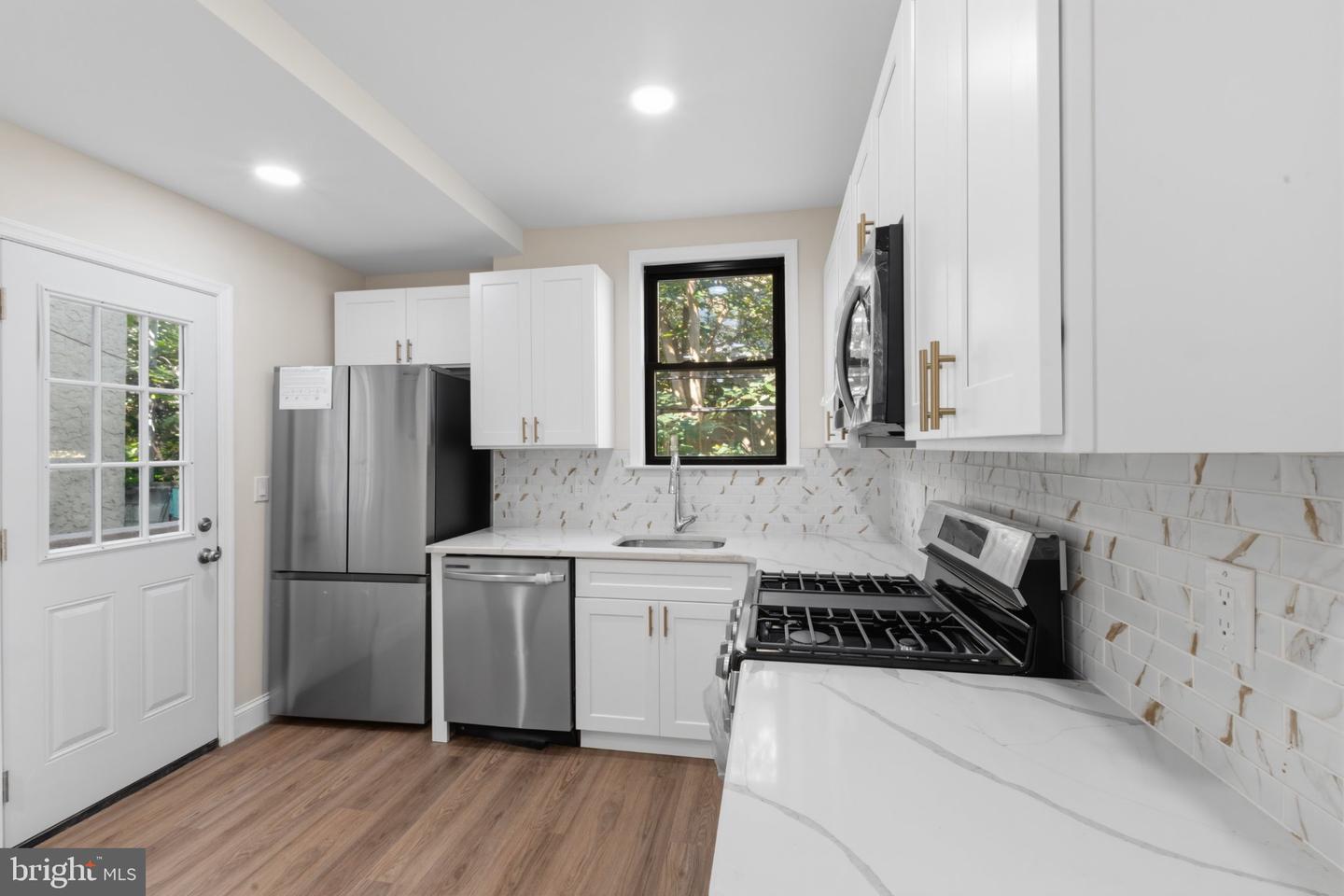 1630 S Newkirk St Property Photo 11