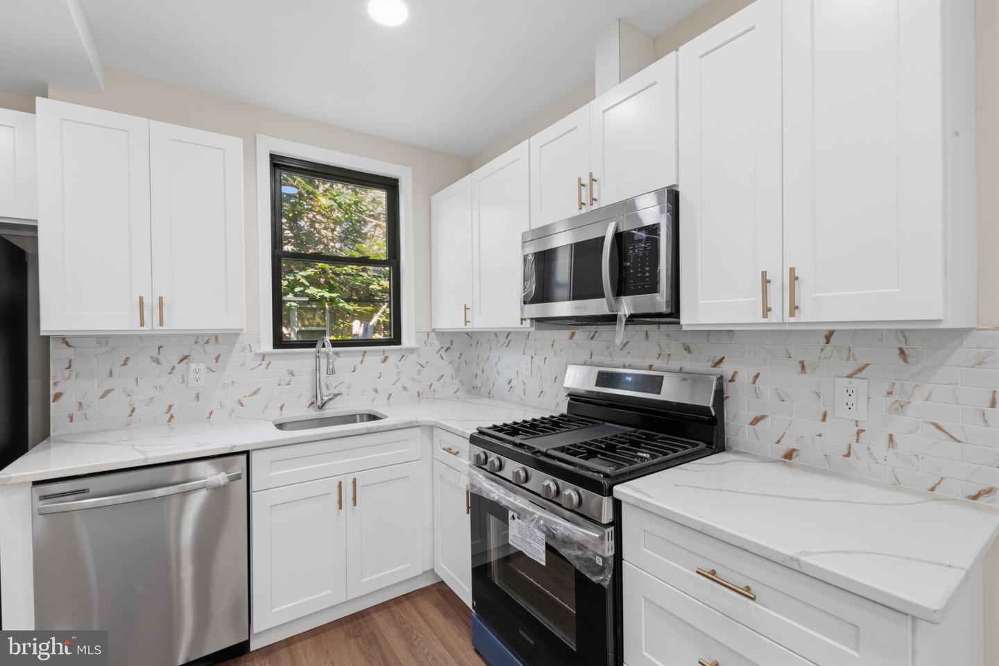 1630 S Newkirk St Property Photo 12