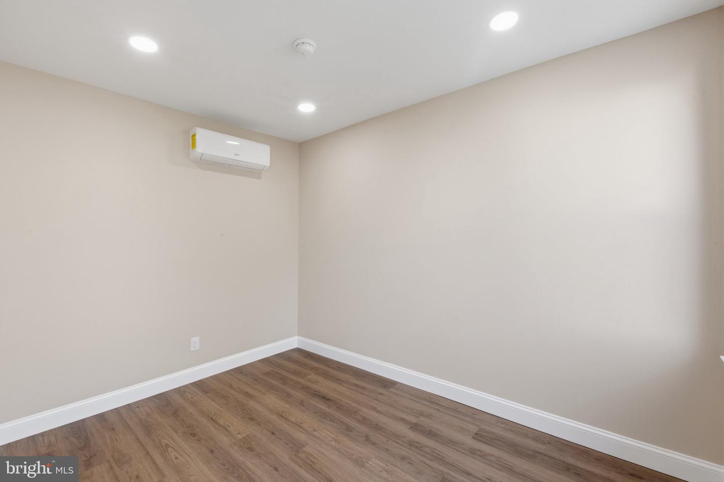 1630 S Newkirk St Property Photo 16