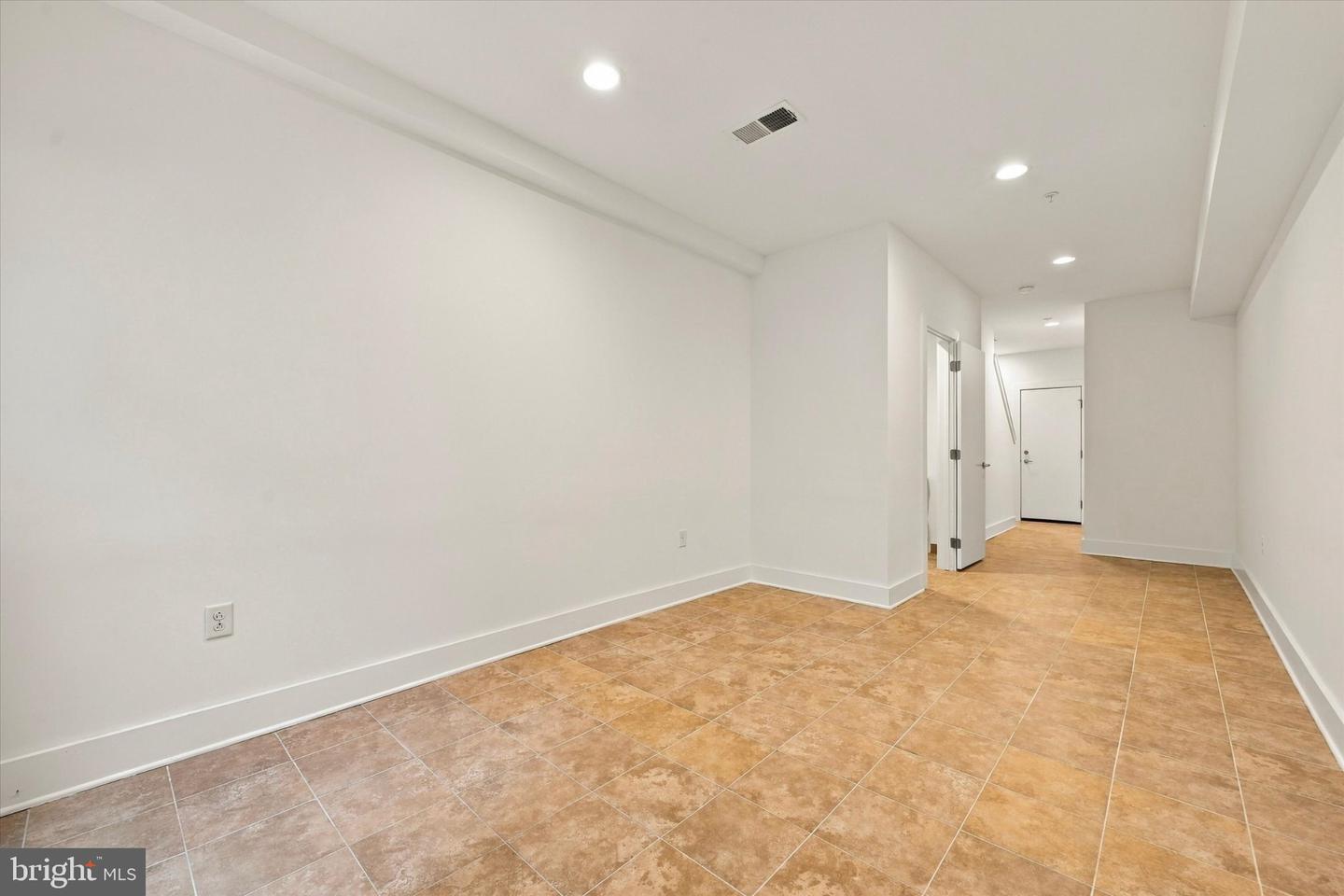 1243 Crease St #1 Property Photo 20