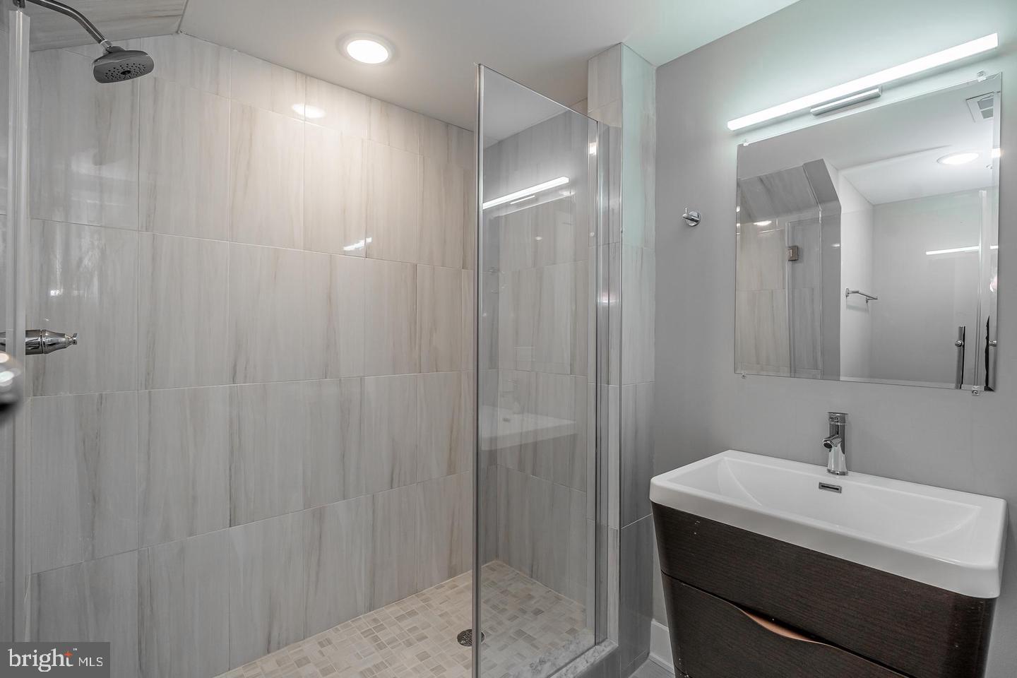 616 N Union St #b Property Photo 14