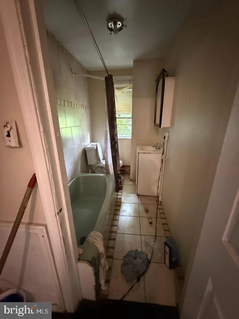 2329 N Van Pelt St Property Photo 9