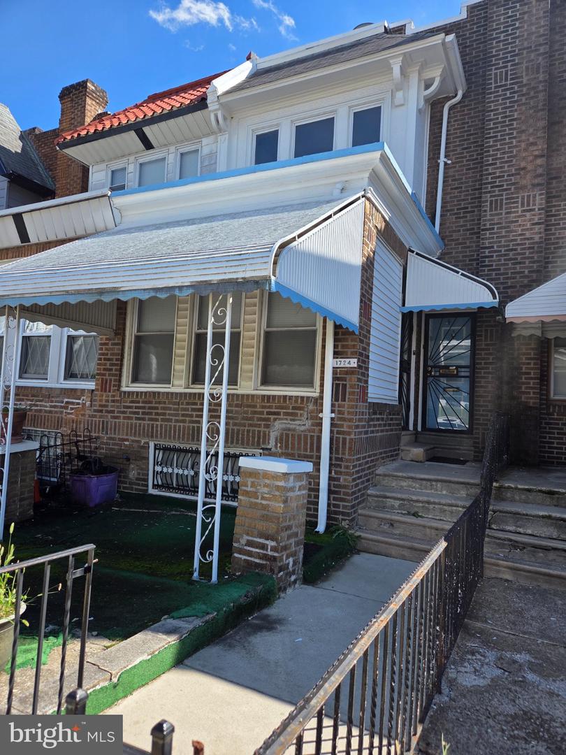 1724 ROSELYN ST Property Photo 1