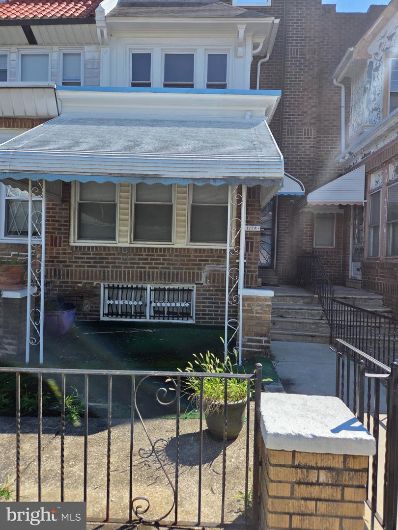 1724 Roselyn St Property Photo 2
