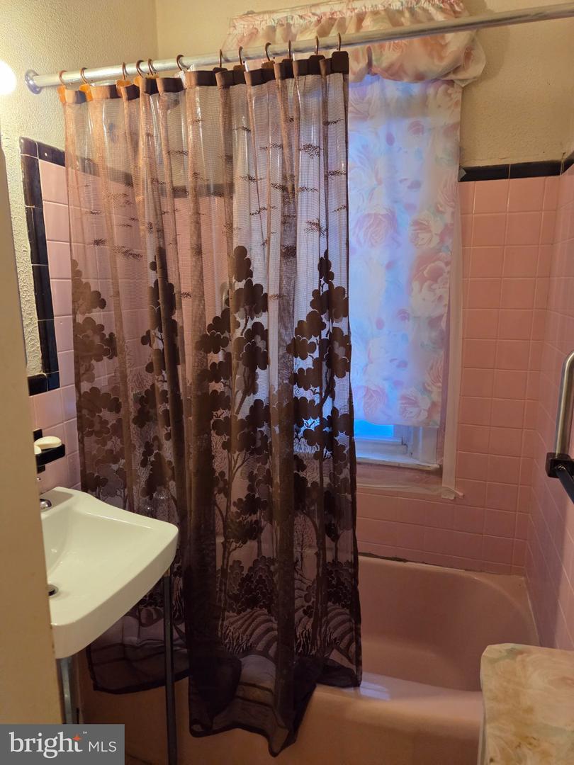 1724 Roselyn St Property Photo 10