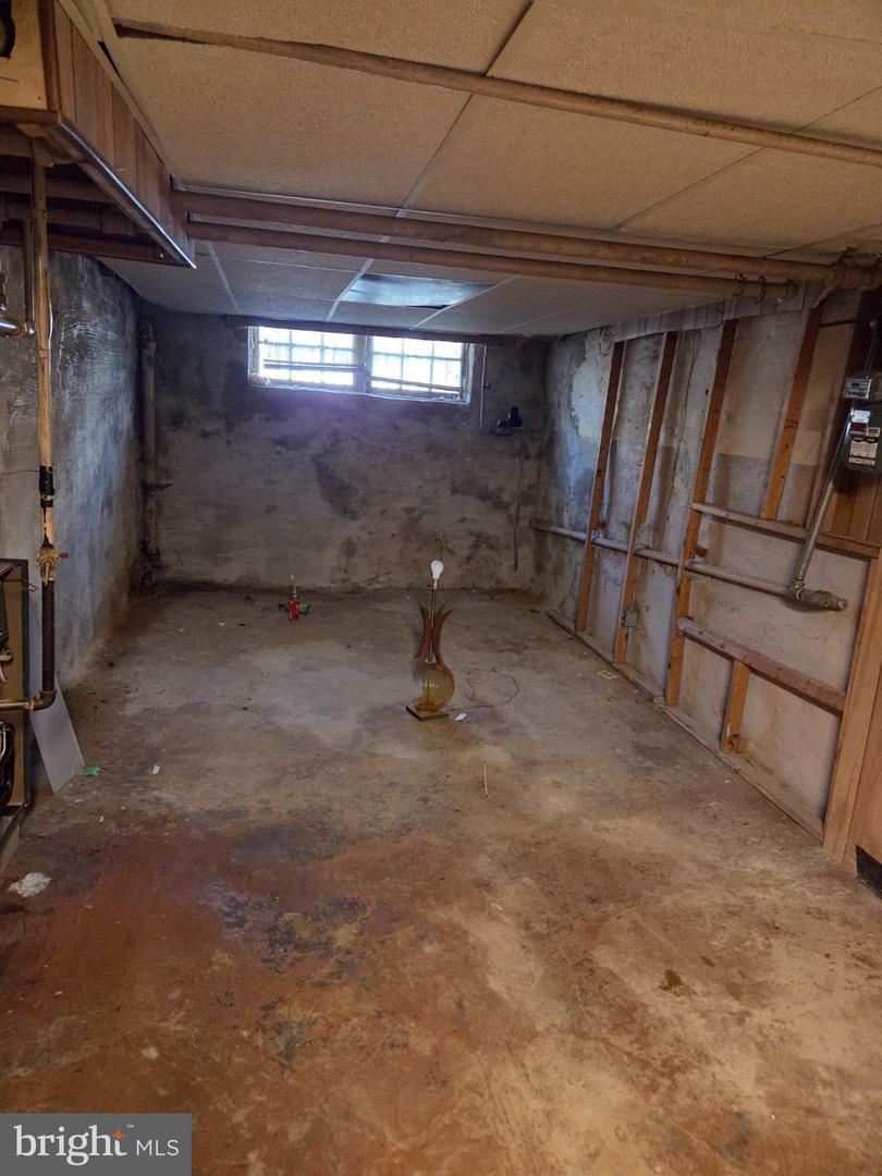 1724 Roselyn St Property Photo 18