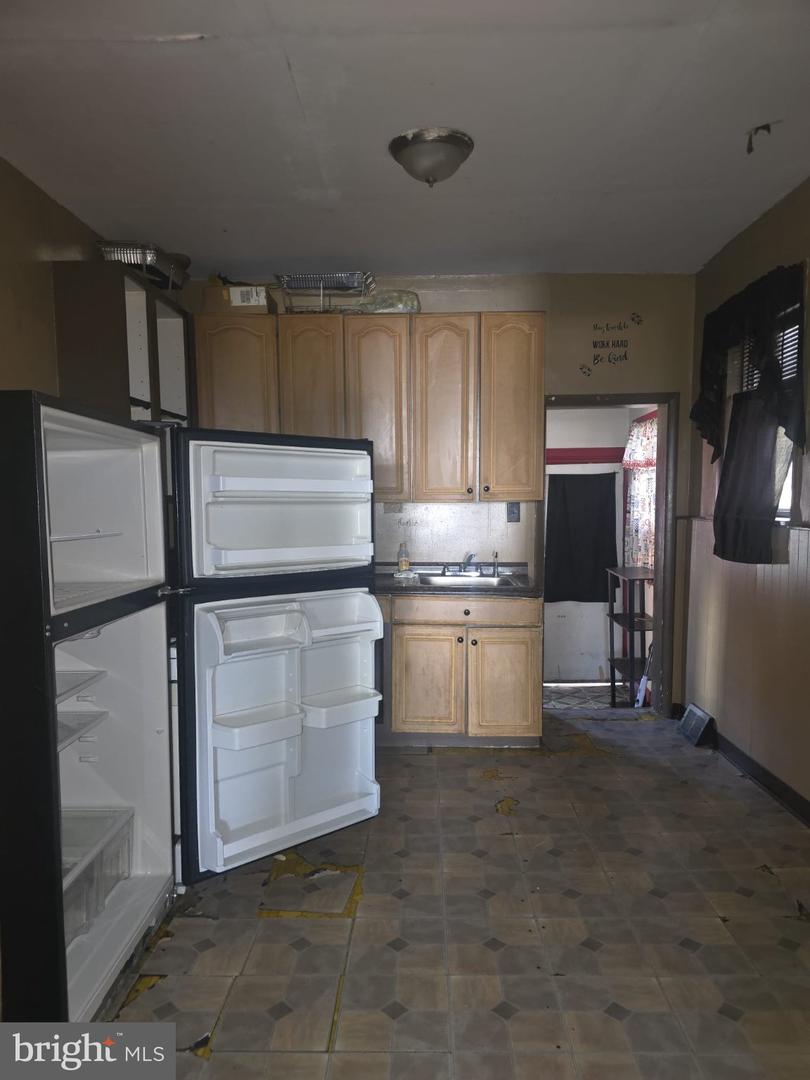 2825 Aramingo Ave Property Photo 2