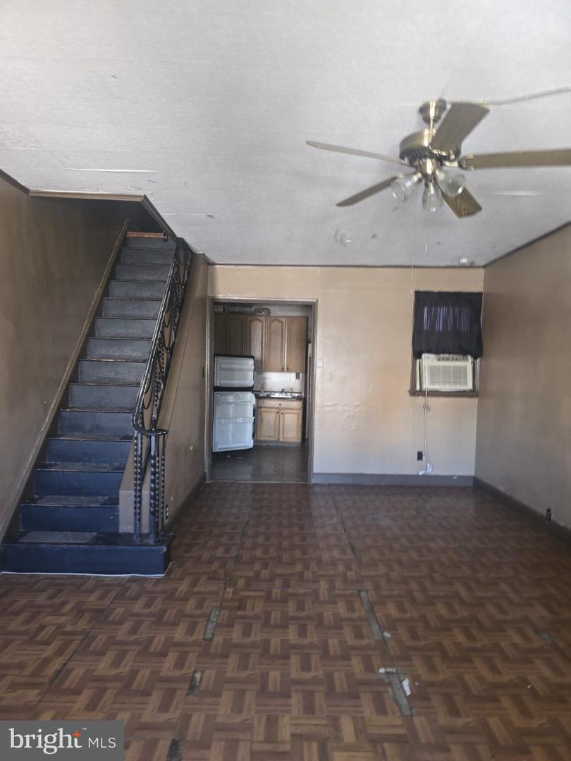 2825 Aramingo Ave Property Photo 4