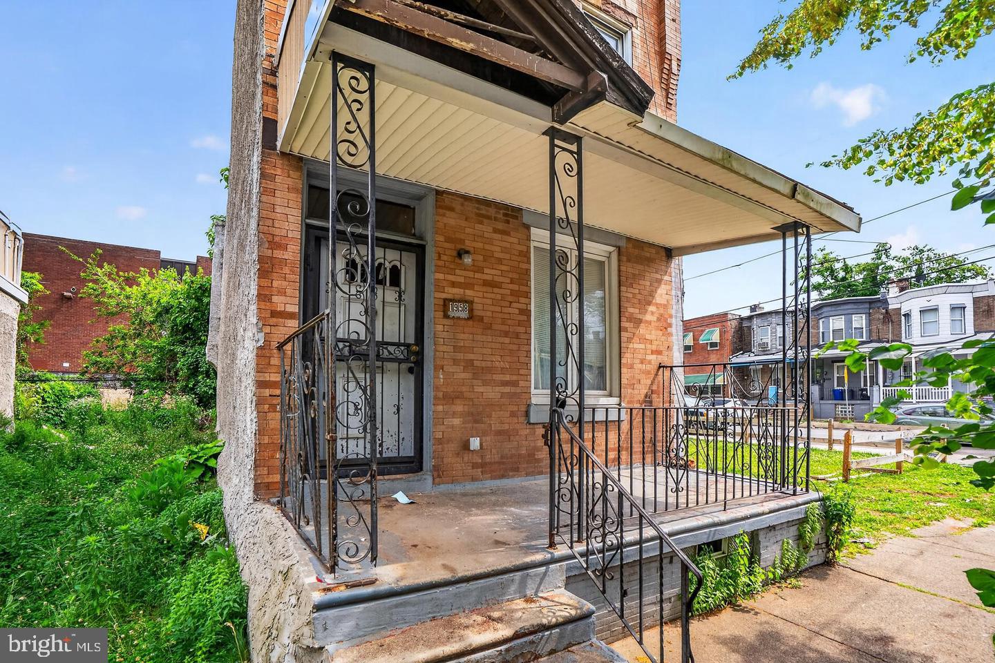 1958 Rowan St Property Photo 1