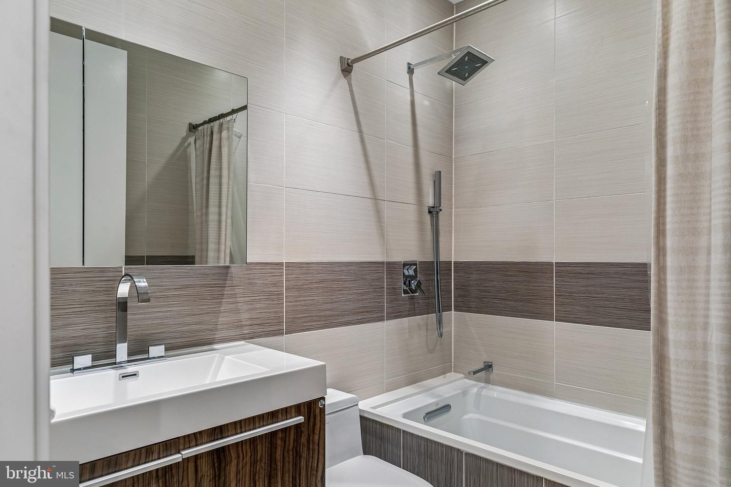 2053 Pemberton St Property Photo 13