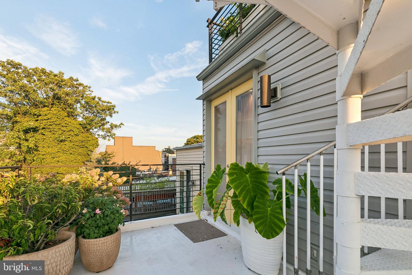 2053 Pemberton St Property Photo 26