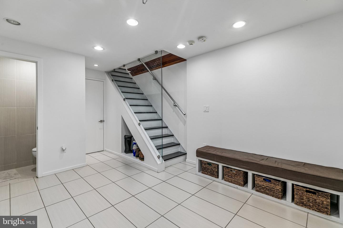 2053 Pemberton St Property Photo 34