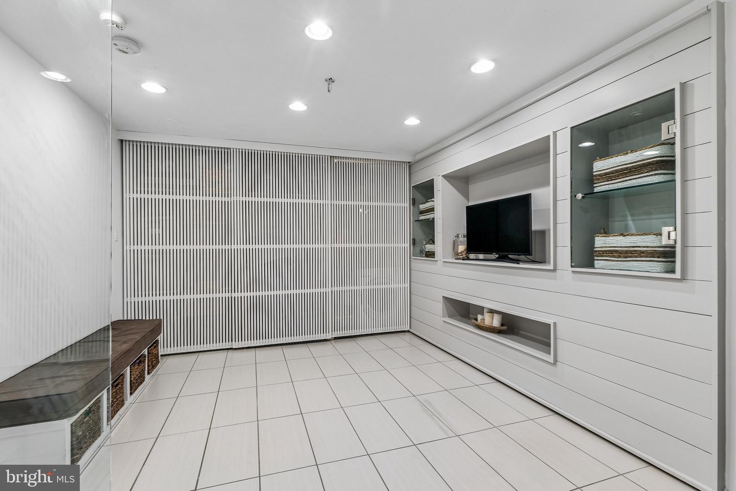 2053 Pemberton St Property Photo 35