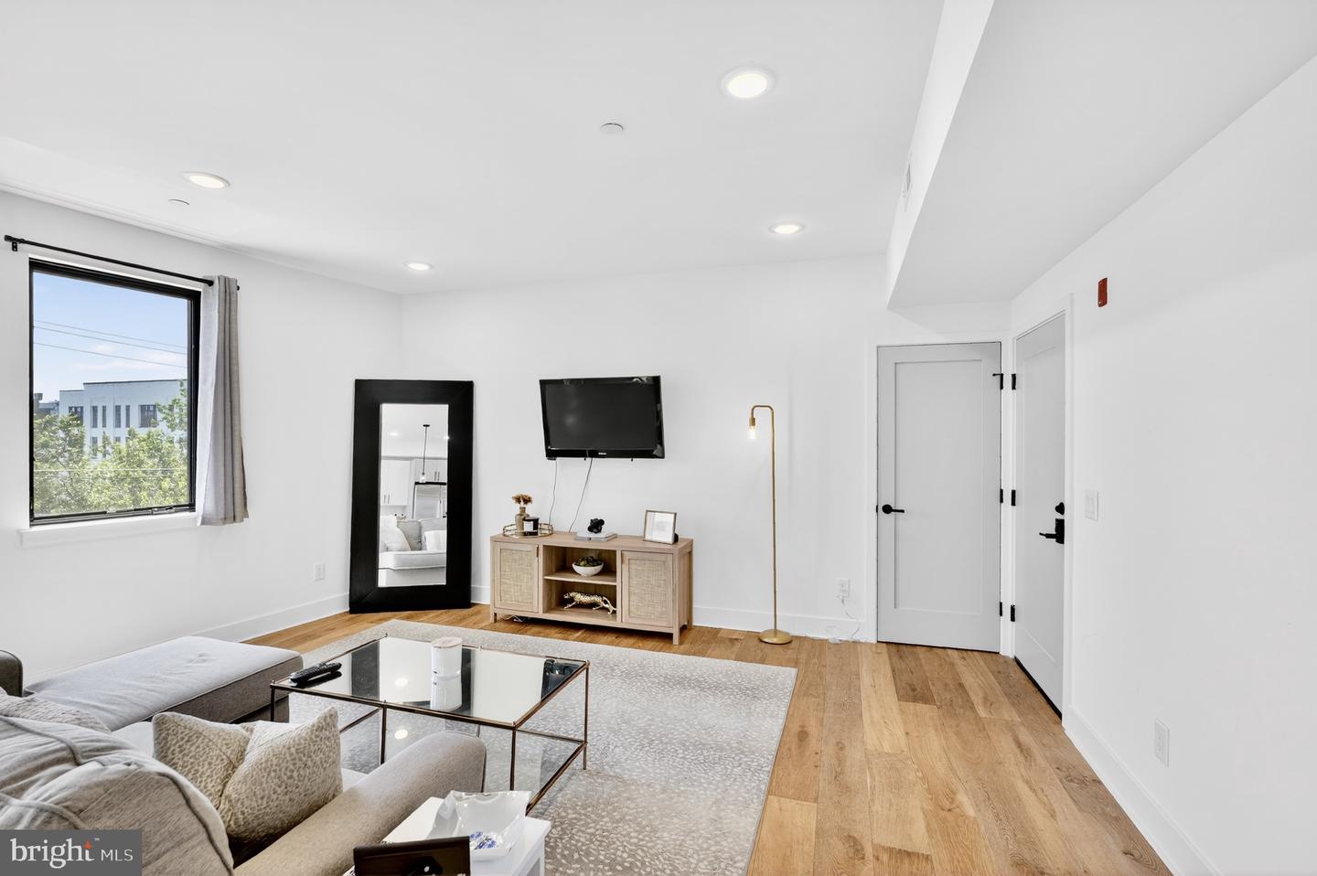 1801 Fairmount Ave #- Unit 303 Property Photo 3