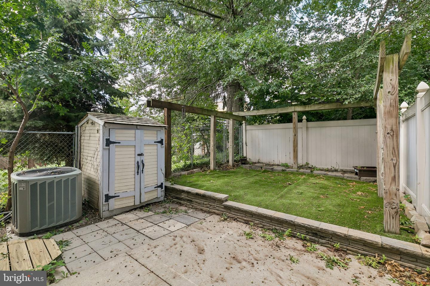 396 Delmar St Property Photo 9