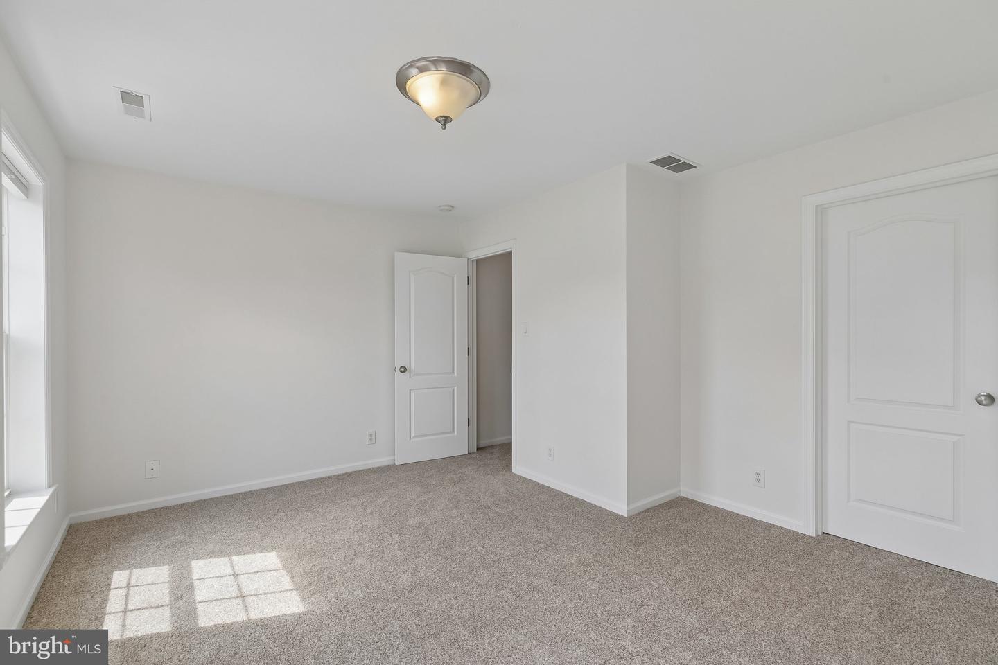 396 Delmar St Property Photo 16