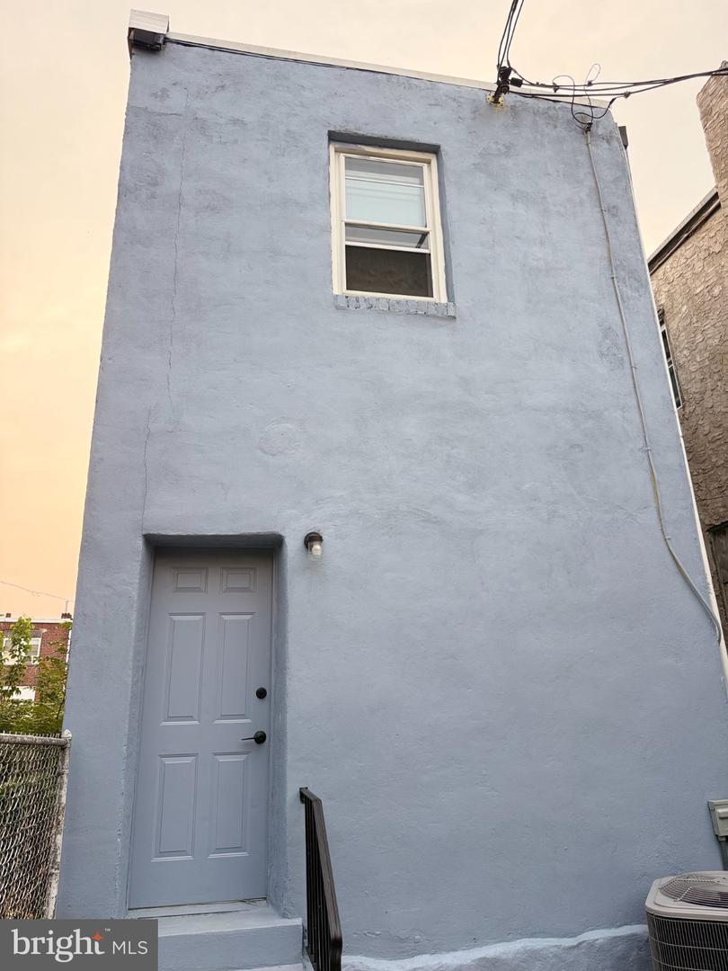 11 N Hirst St Property Photo 7