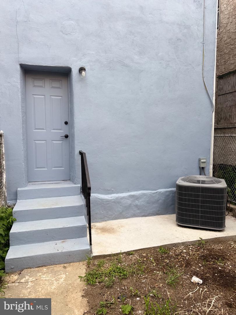 11 N Hirst St Property Photo 8