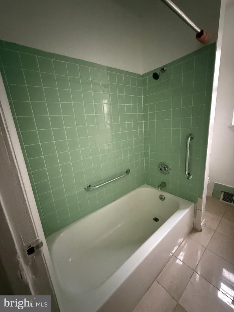 11 N Hirst St Property Photo 27