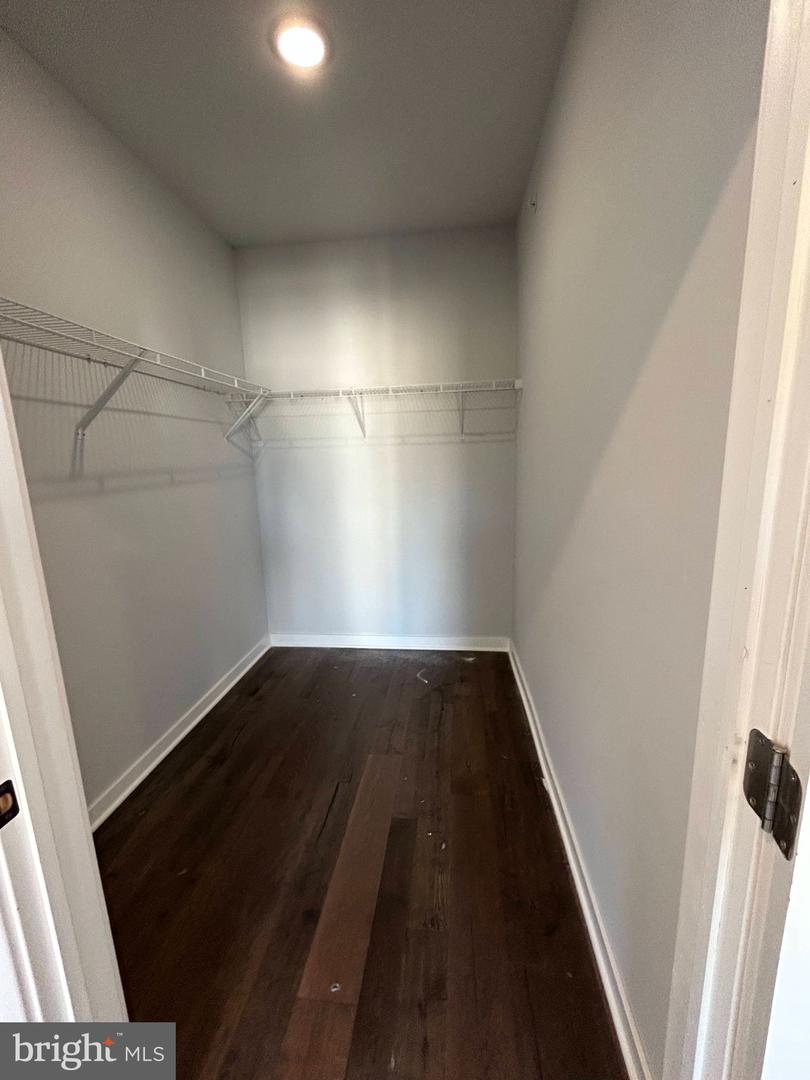 5542-44 Ridge Ave #301 Property Photo 8