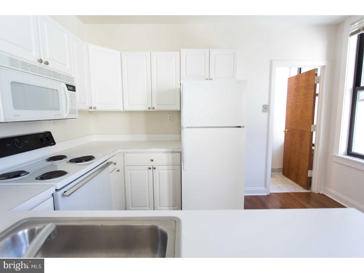 1411-1 Walnut St #408 Property Photo 8
