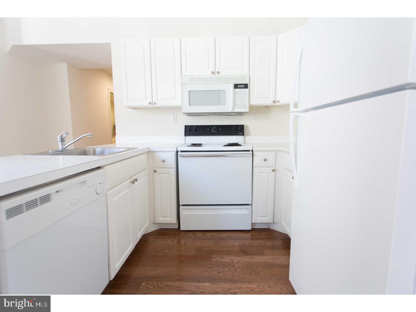1411-1 Walnut St #408 Property Photo 9