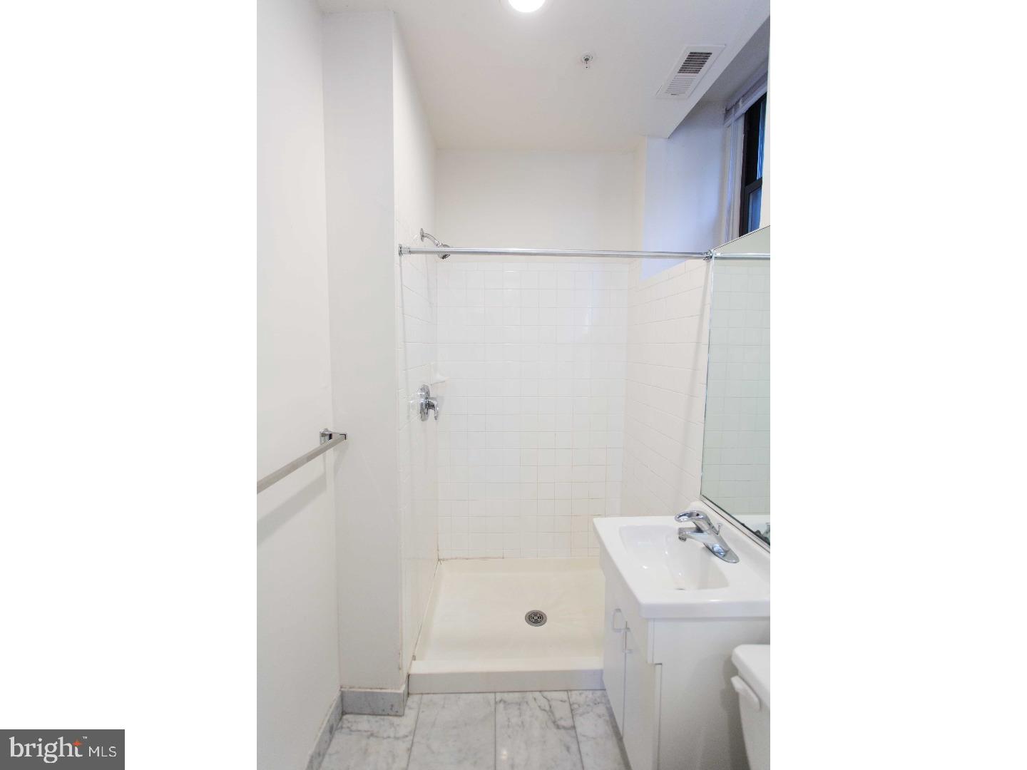 1411-1 Walnut St #408 Property Photo 15