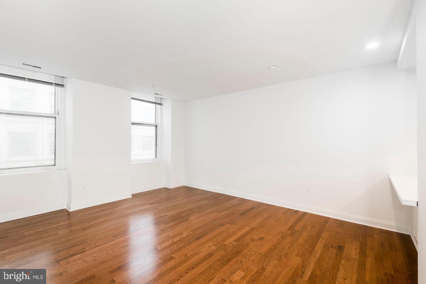 1600-3 Walnut St #704 Property Photo 8