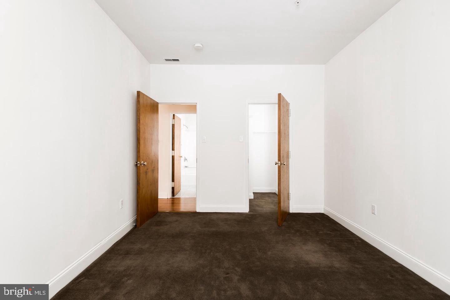 1600-3 Walnut St #704 Property Photo 11