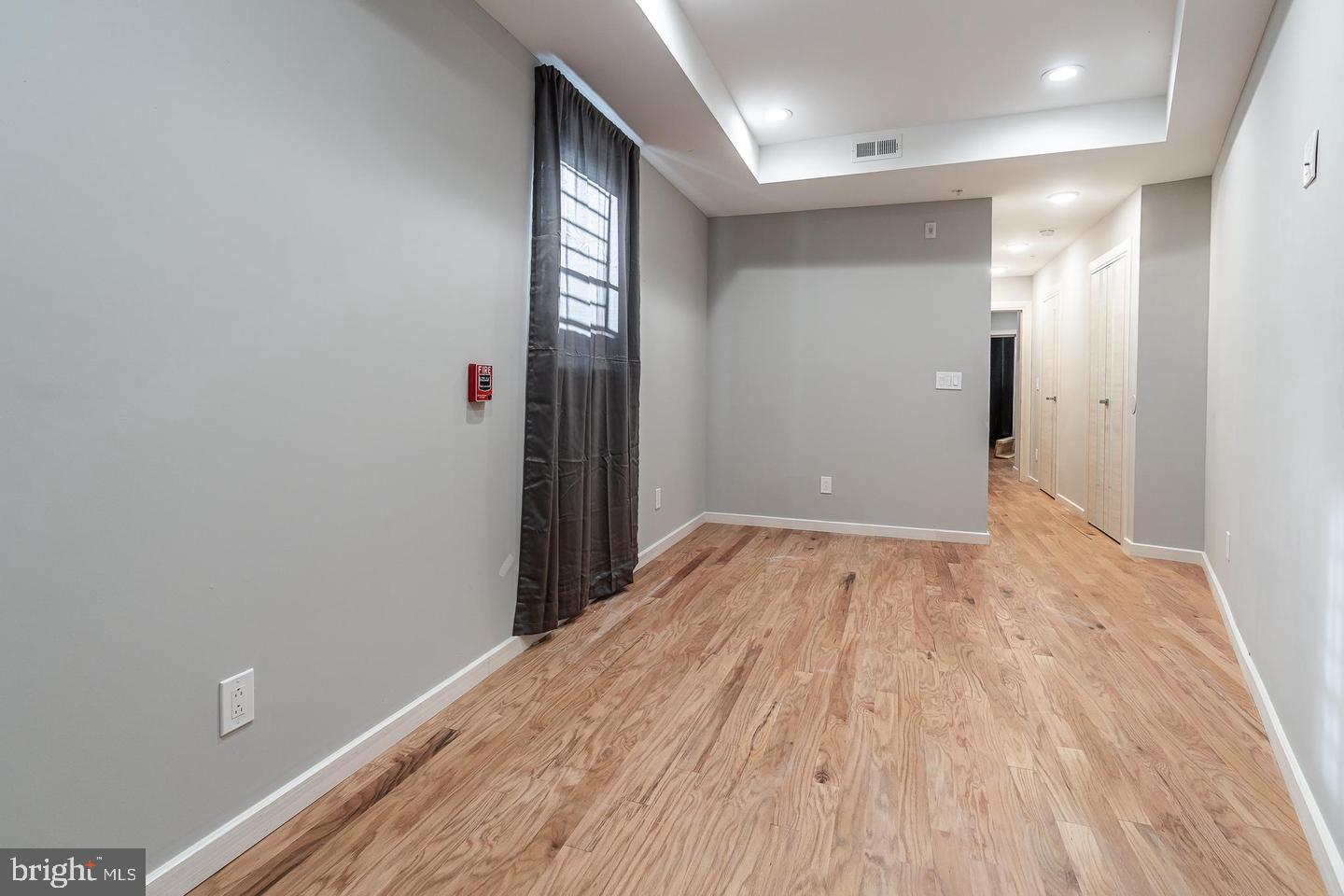 2045 N College Ave #a Property Photo 16