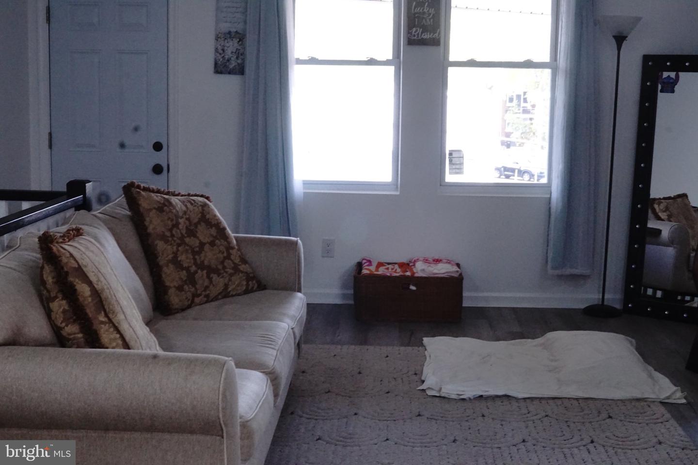 4818 Sansom Property Photo 2