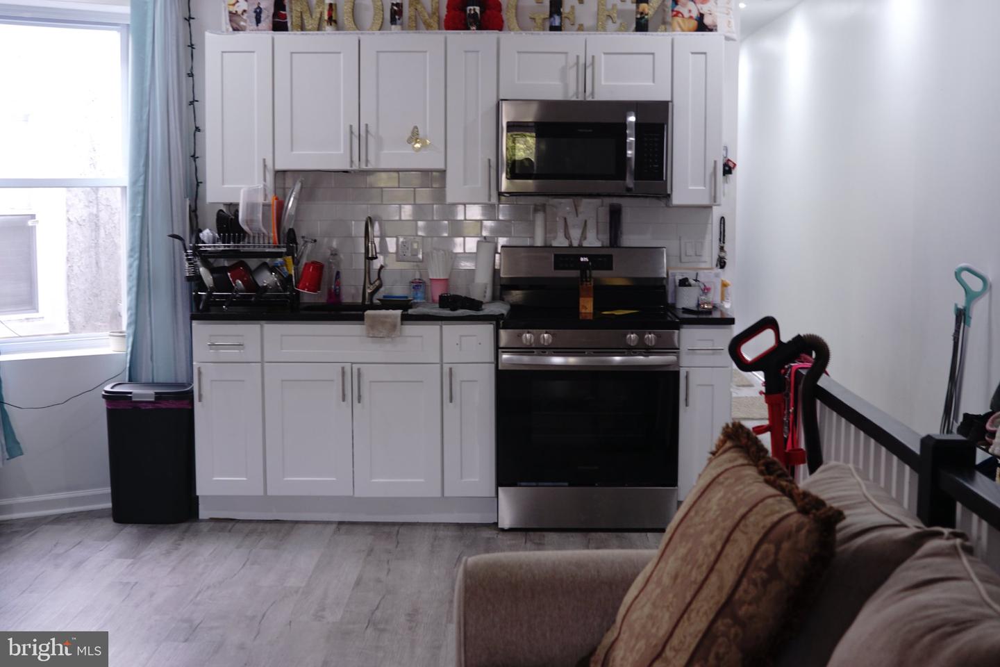 4818 Sansom Property Photo 4