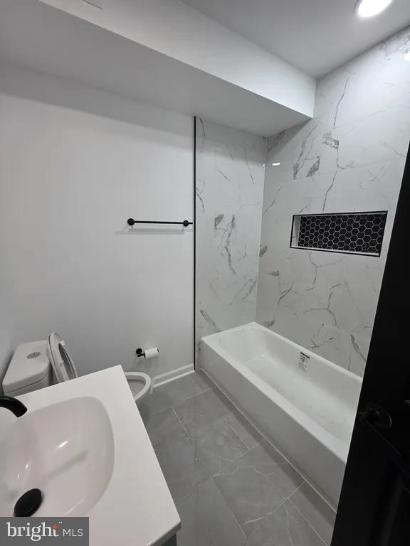 4818 Sansom Property Photo 9