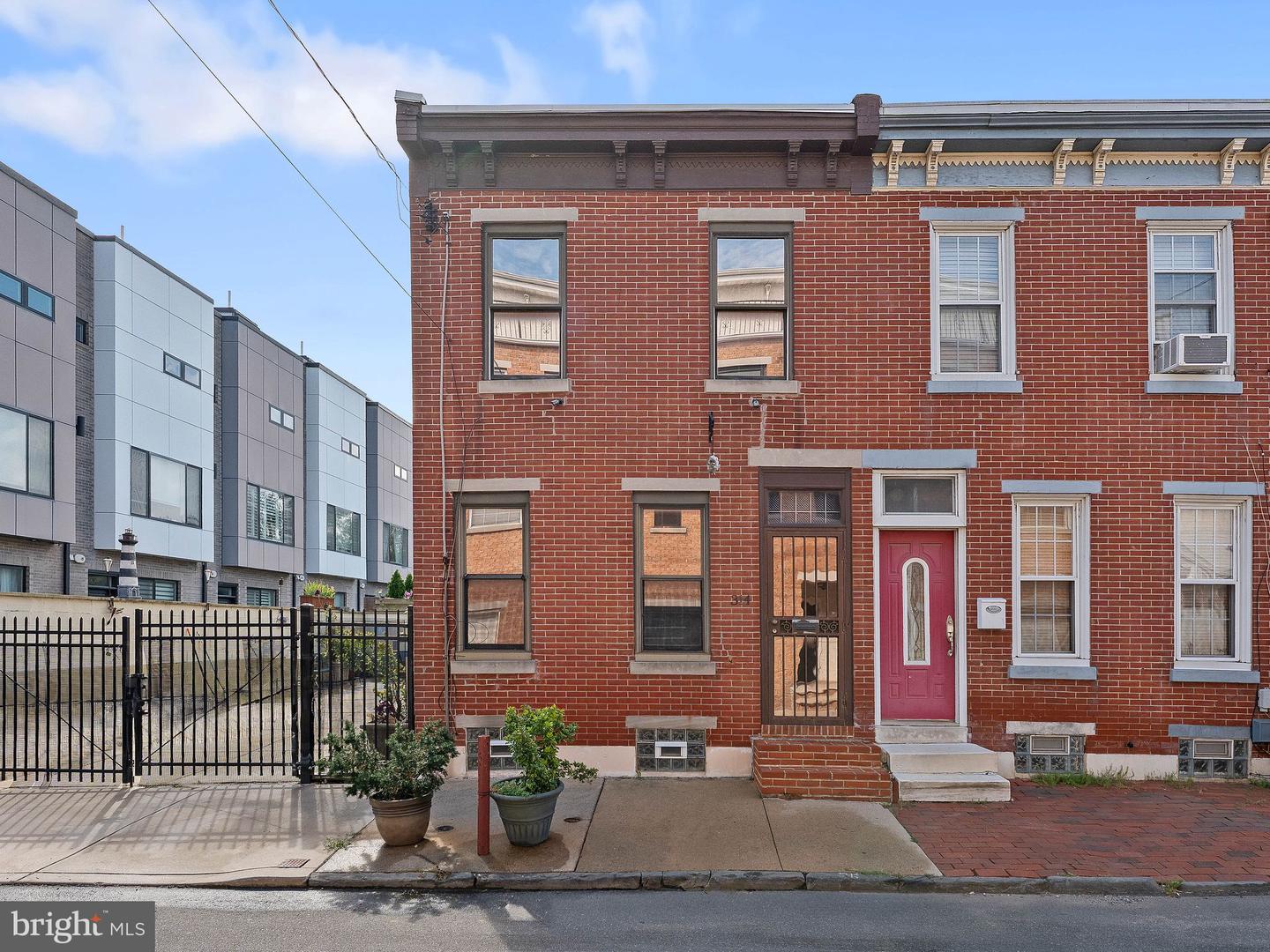 314 E Wildey St Property Photo 1